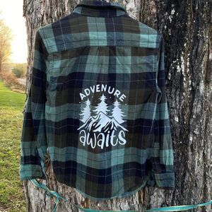 Adventure Awaits - Kids Small - 8